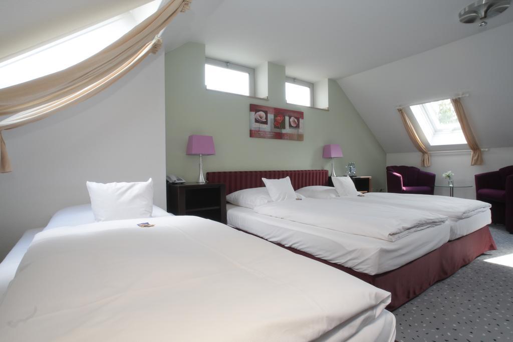 Hotel Unterfeldhaus Erkrath Exteriör bild